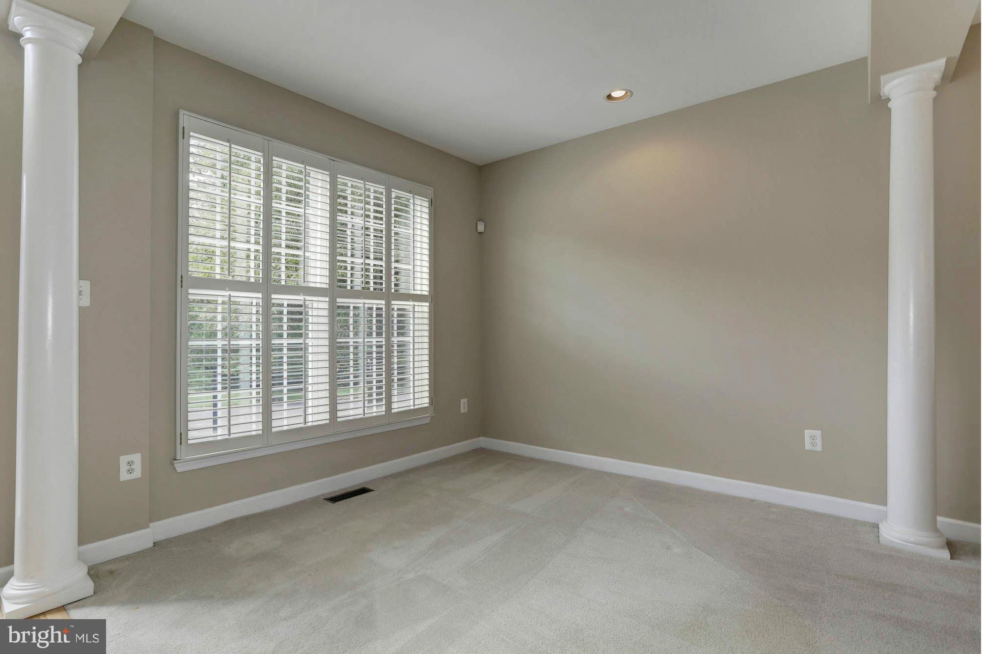 8804 Sumner Grove Drive Laurel, MD 20708 - Photo 4 of 30 Living Room