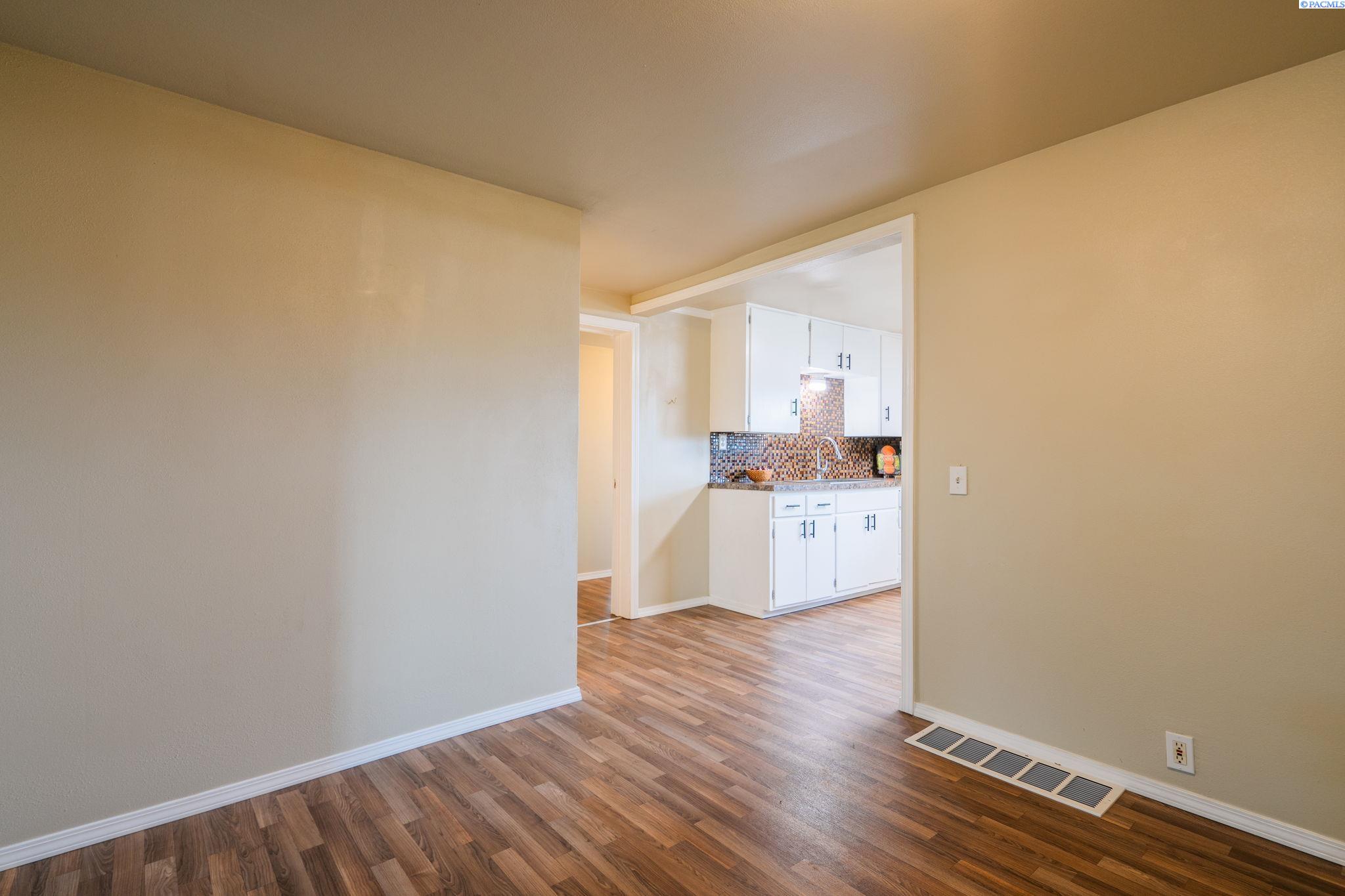 581 Grandview Pavement Road Grandview, WA 98930 - Photo 10 of 31 Gallery Image 10