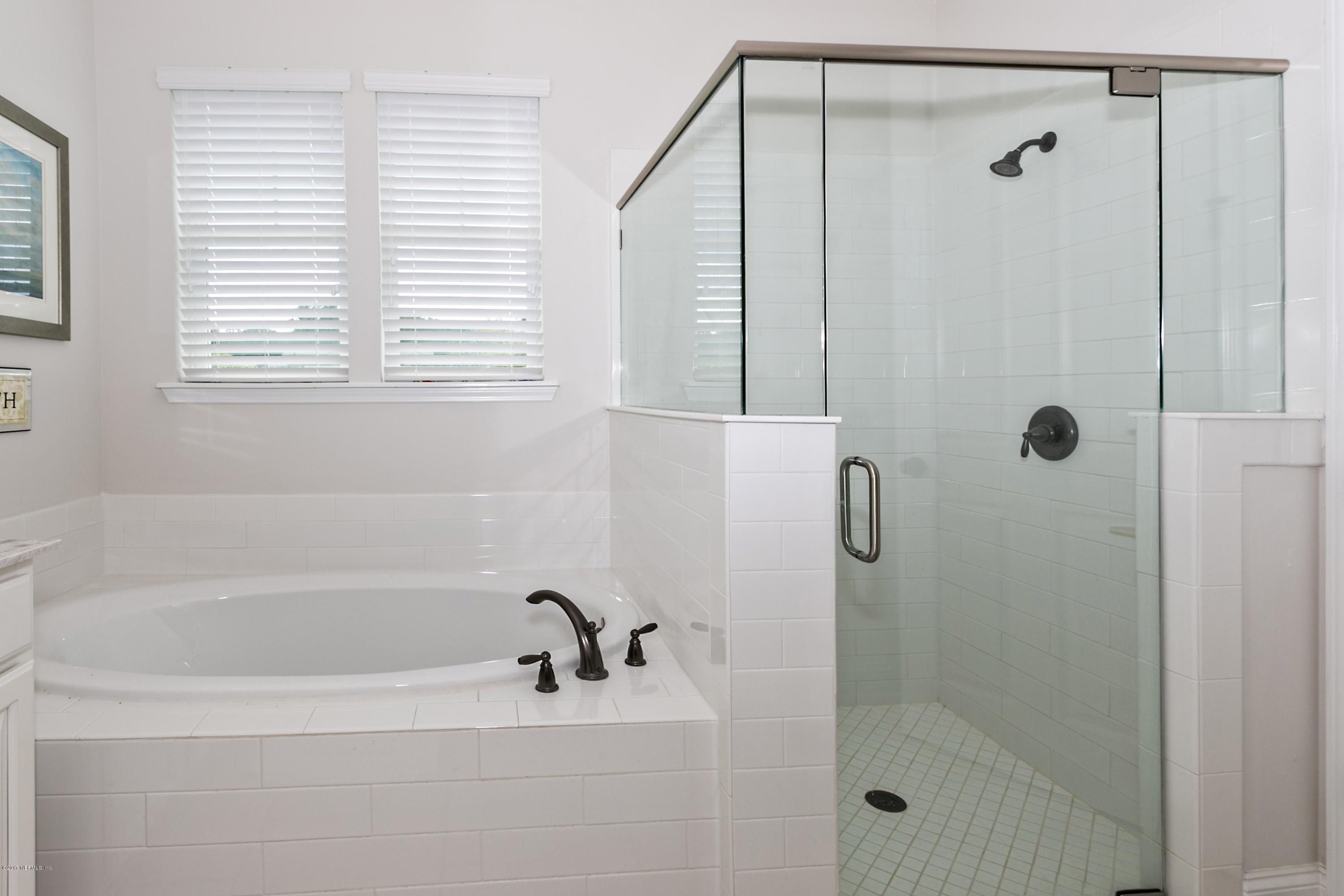 42 Rambling Water Run St. Johns, FL 32259 - Photo 8 of 31 009_Master Tub & Shower