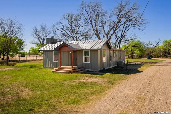 $550,000 | 17301 North Us Highway, Quemado, TX 78877
