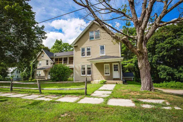 $2,295 | 4 C Bayley Avenue, Plymouth, NH 03264