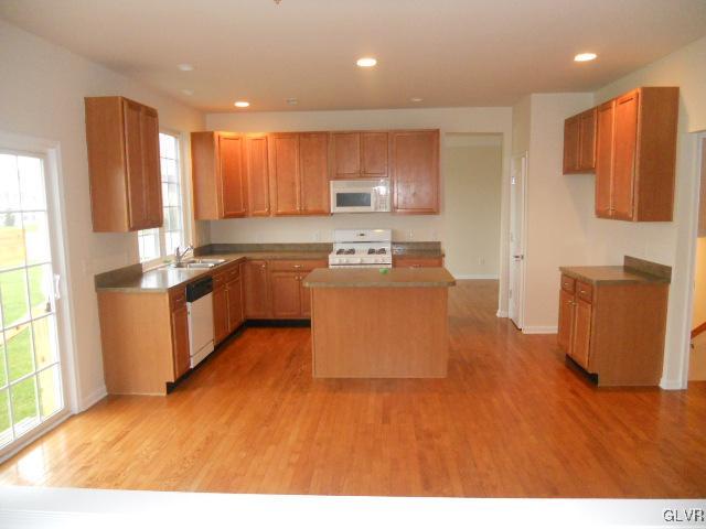 8633 Pathfinder Road Breinigsville, PA 18031 - Photo 6 of 17 Gallery Image 6