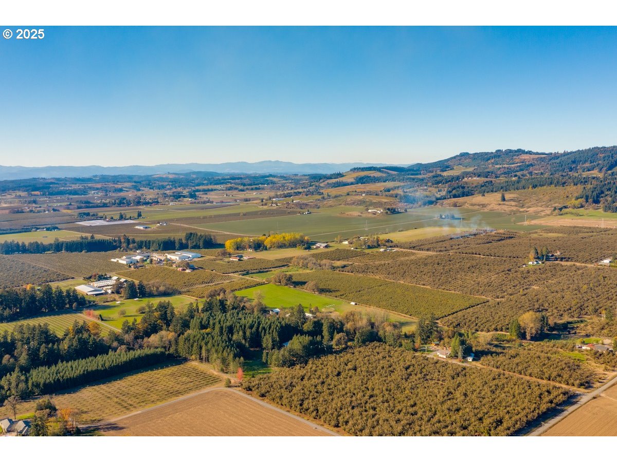 0 Northeast Cullen Road Newberg, OR 97132 - Photo 20 of 23 a view of an ocean and beach