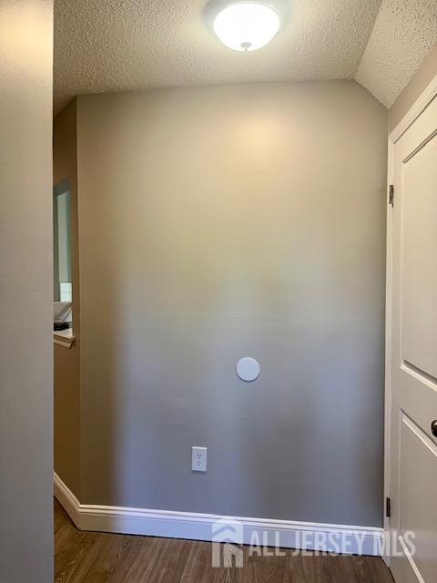 3 Farnham Square Parlin, NJ 08859 - Photo 4 of 31