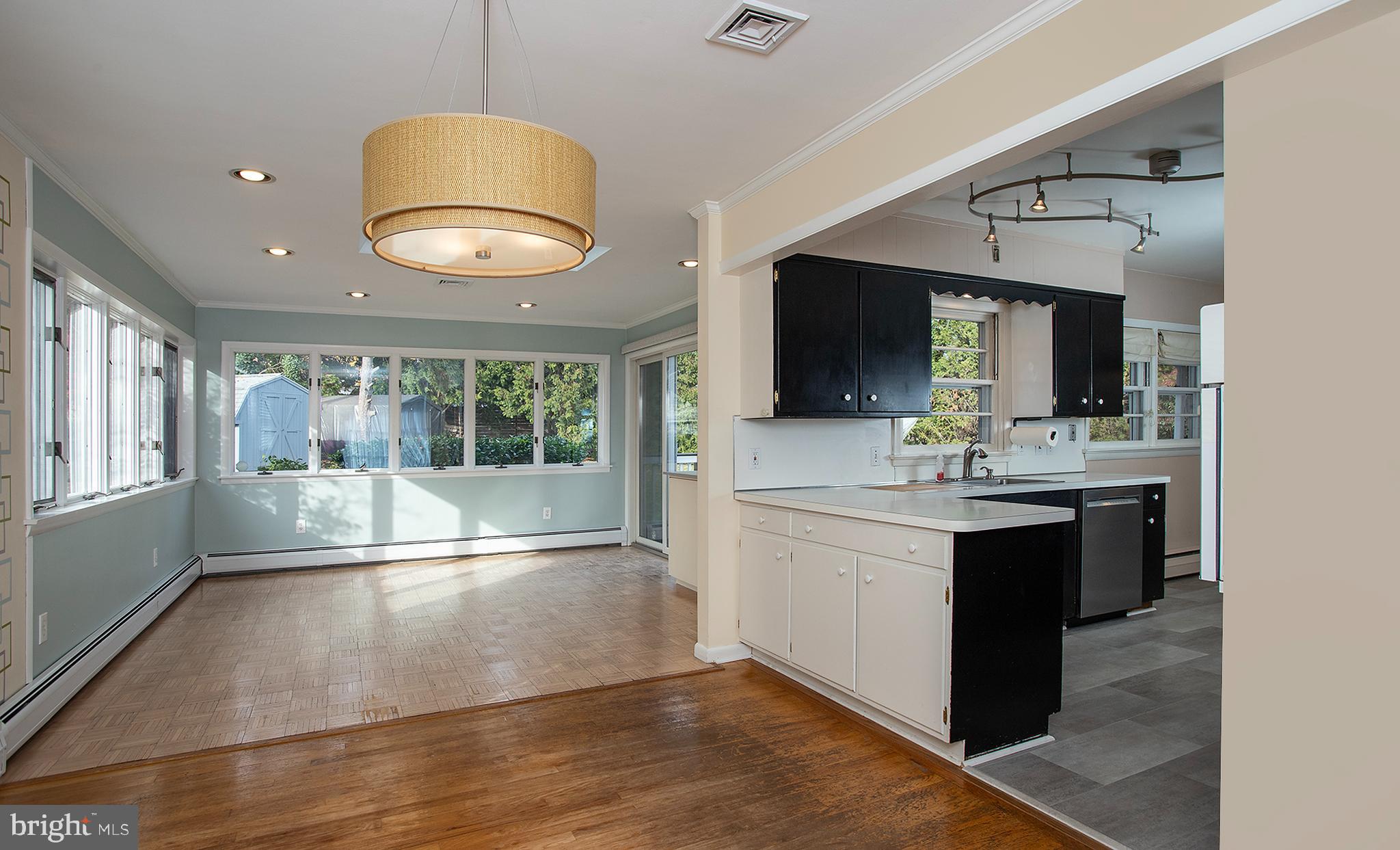 4310 Lakeview Road Harrisburg, PA 17112 - Photo 24 of 54 Dining area