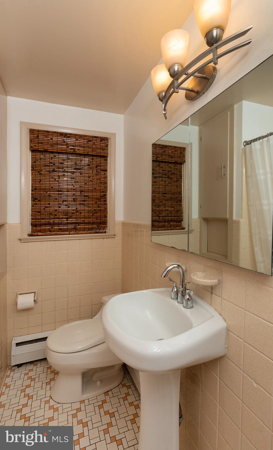 4310 Lakeview Road Harrisburg, PA 17112 - Photo 44 of 54 2nd full bath