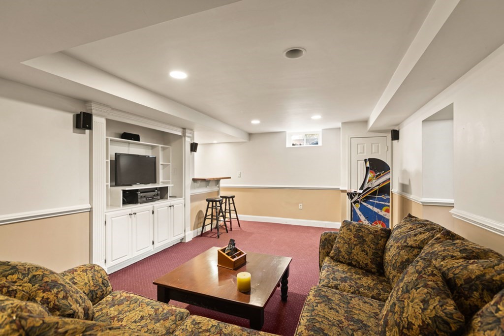35 Lynnbrook Road Lynnfield, MA 01940 - Photo 17 of 41 Gallery Image 17