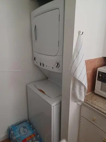 $205,000 | 1201 North Liberty Avenue, Unit 1201E, Homestead, FL 33034