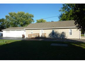 710 East 10th Street Rochester, IN 46975 - Photo 2 of 3