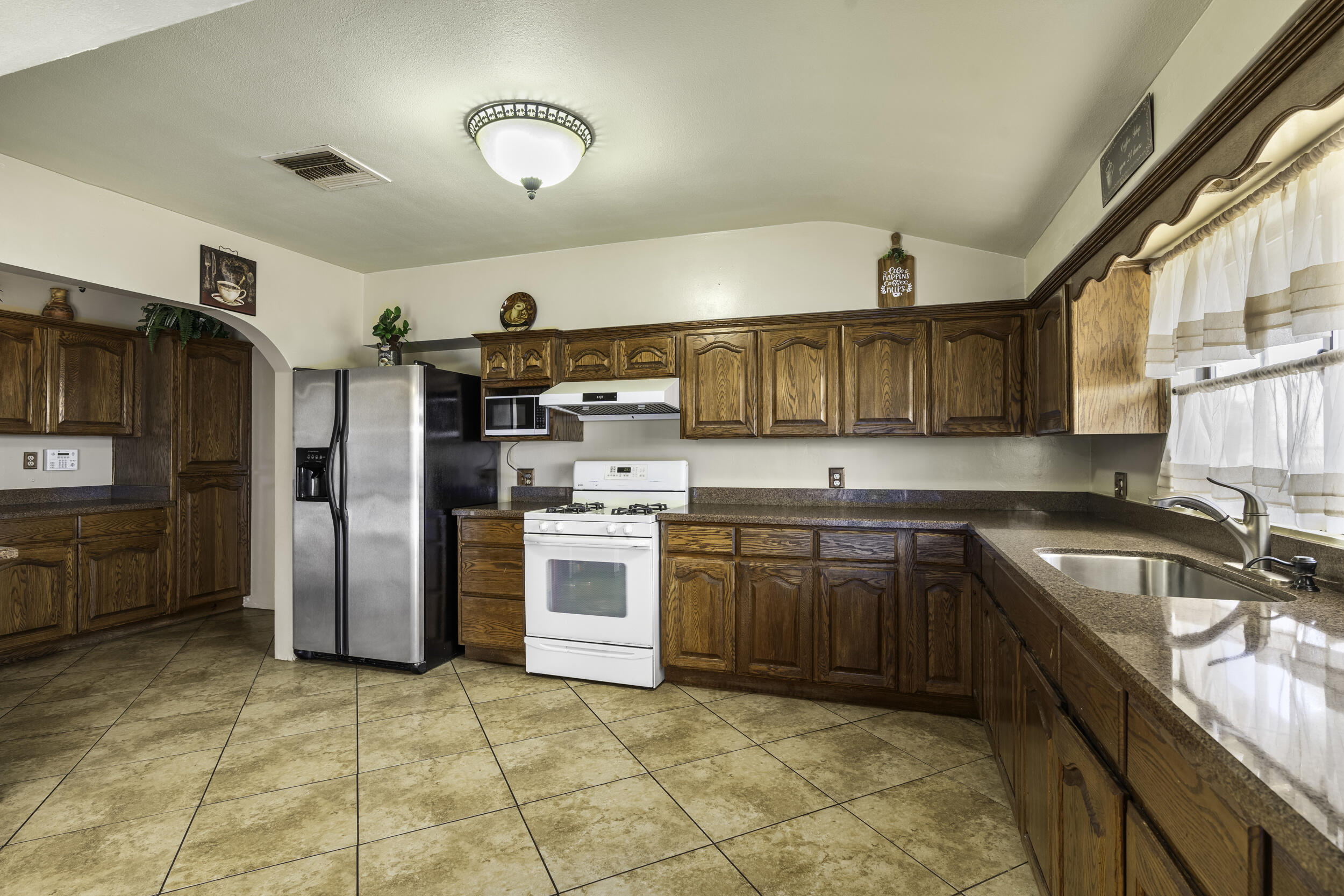 85 Rd 136 Delano, CA 93215 - Photo 14 of 83 7.5