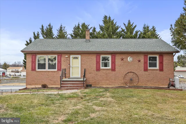 $398,000 | 104 Linwood Court, Stephens City, VA 22655