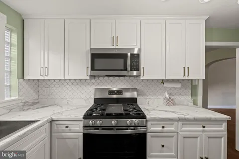 $225,000 | 335 Abbey Terrace, Drexel Hill, PA 19026
