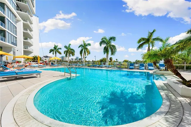 $8,500 | 1155 North Gulfstream Avenue, Unit 606, Sarasota, FL 34236