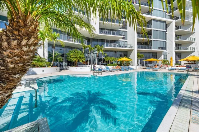 $8,500 | 1155 North Gulfstream Avenue, Unit 606, Sarasota, FL 34236