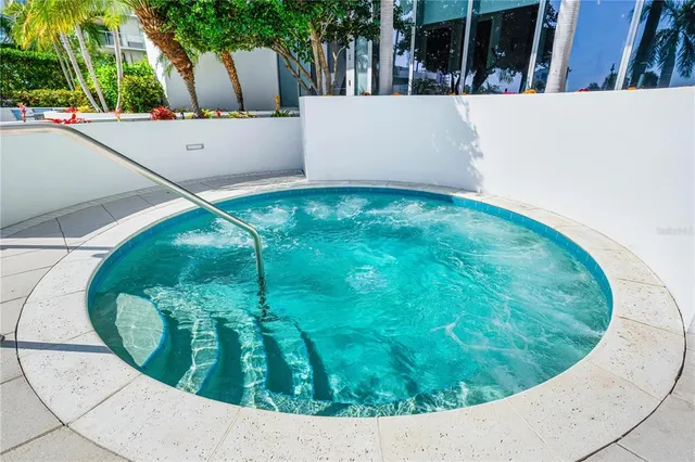 $8,500 | 1155 North Gulfstream Avenue, Unit 606, Sarasota, FL 34236