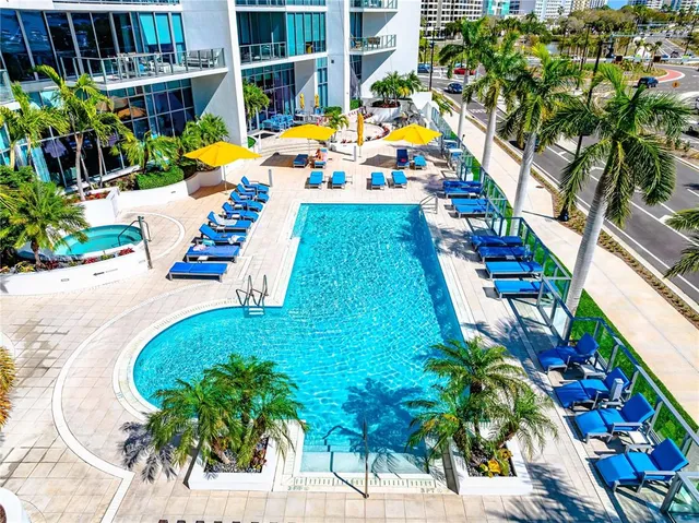 $8,500 | 1155 North Gulfstream Avenue, Unit 606, Sarasota, FL 34236