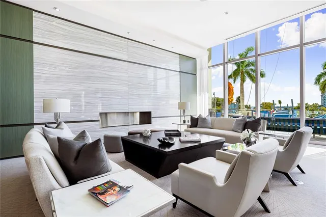 $8,500 | 1155 North Gulfstream Avenue, Unit 606, Sarasota, FL 34236