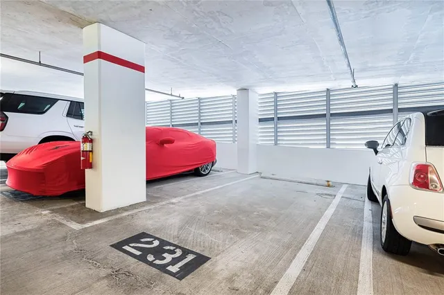 $8,500 | 1155 North Gulfstream Avenue, Unit 606, Sarasota, FL 34236