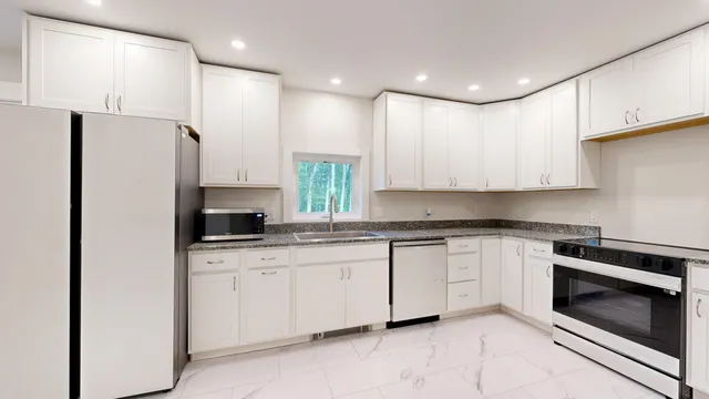 $350,000 | 313 West Neck Road, Nobleboro, ME 04555