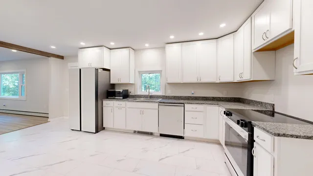 $350,000 | 313 West Neck Road, Nobleboro, ME 04555