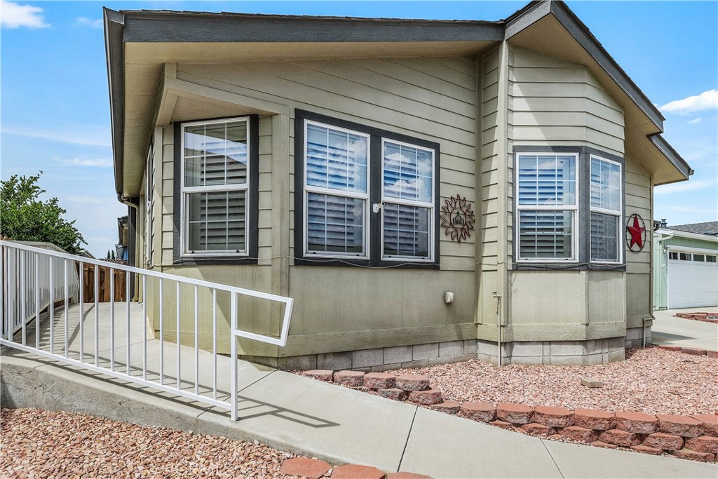 27250 Murrieta Road, Unit 253 Menifee, CA 92586 - Photo 9 of 49 Front door ramp