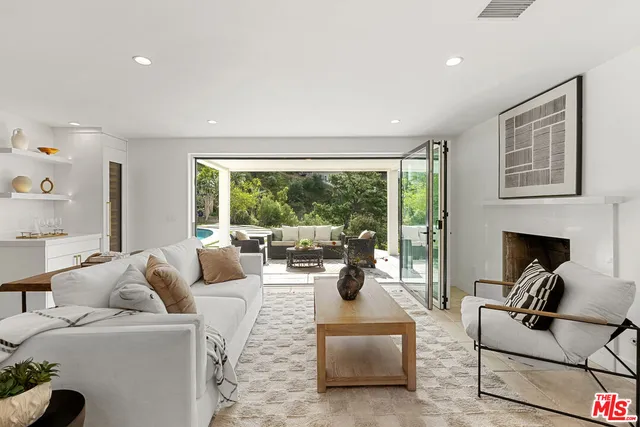 $15,750 | 10825 Savona Road, Los Angeles, CA 90077