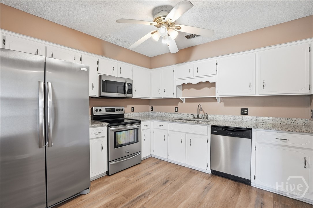 197 Waters Avenue Allenhurst, GA 31301 - Photo 13 of 41