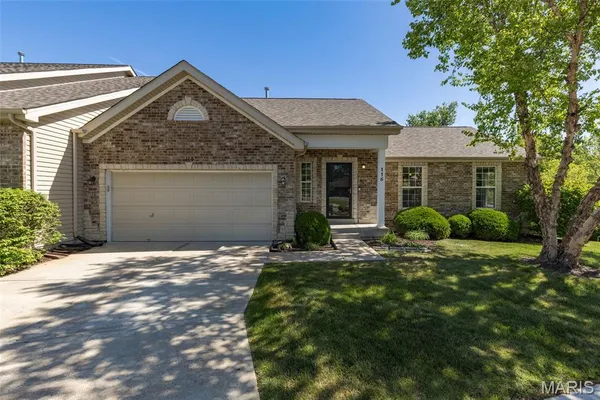 $375,000 | 116 Baxter Commons Drive, Manchester, MO 63011