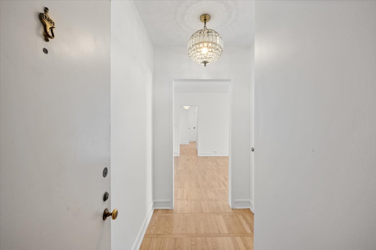 1585 Ridge Avenue, Unit 705 Evanston, IL 60201 - Photo 5 of 26