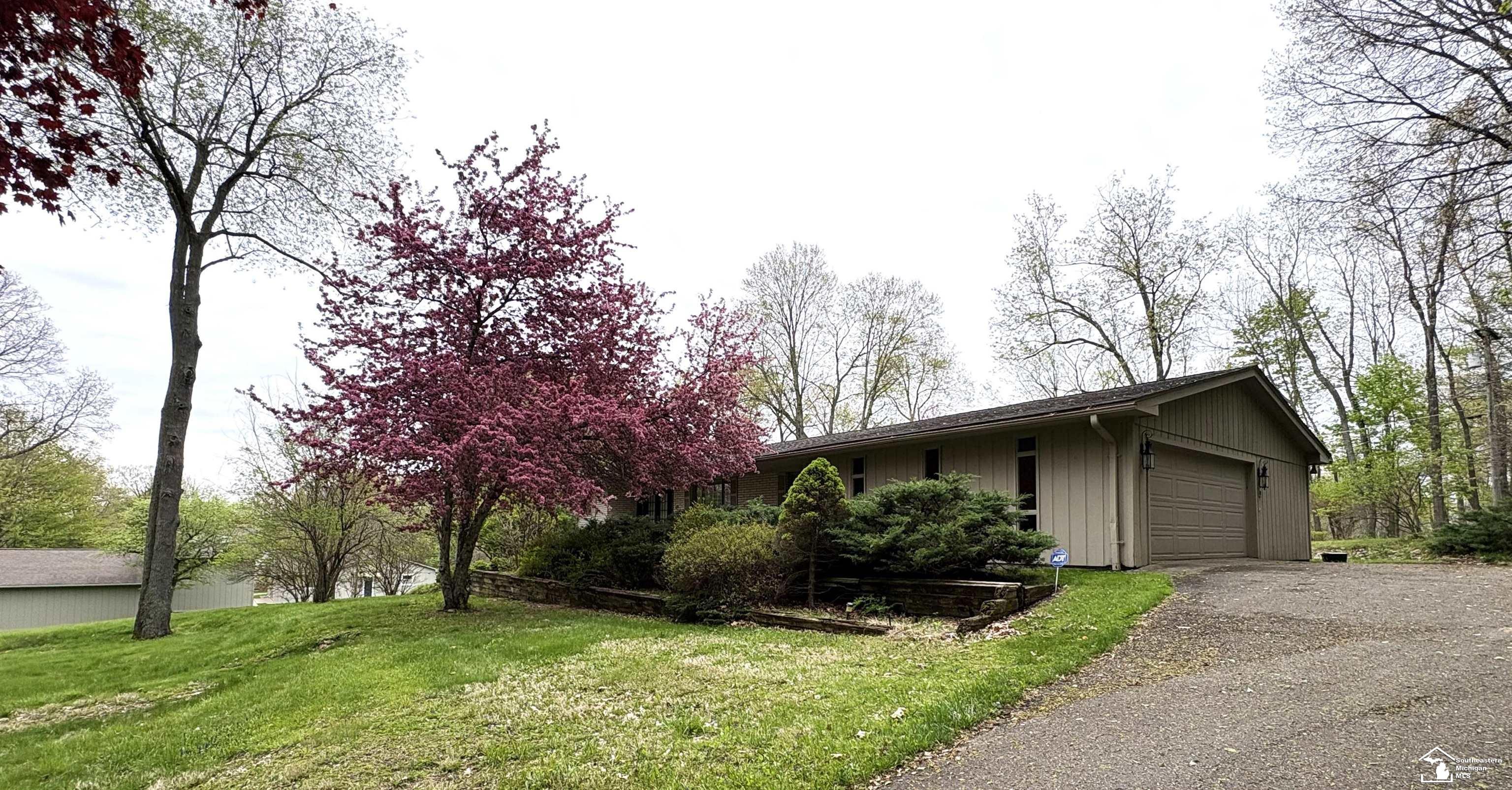 13550 Dunham Road Hartland, MI 48353 - Photo 1 of 22 50206487-9fe9861f-4bcb-4e72-bf14-828edcba852f.JPG