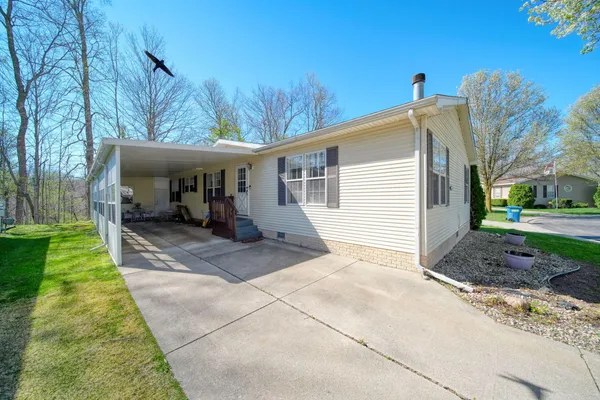 $92,000 | 448 Raisin River Drive, Adrian, MI 49221