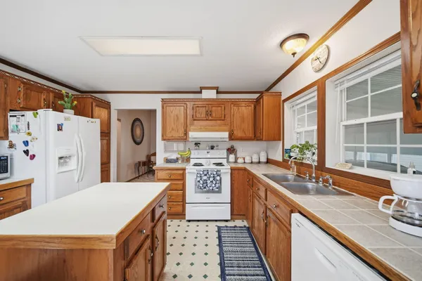 $92,000 | 448 Raisin River Drive, Adrian, MI 49221