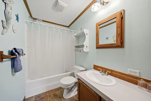 $92,000 | 448 Raisin River Drive, Adrian, MI 49221