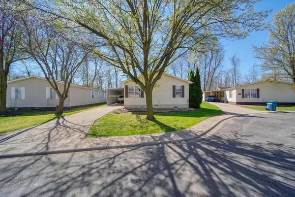 $92,000 | 448 Raisin River Drive, Adrian, MI 49221