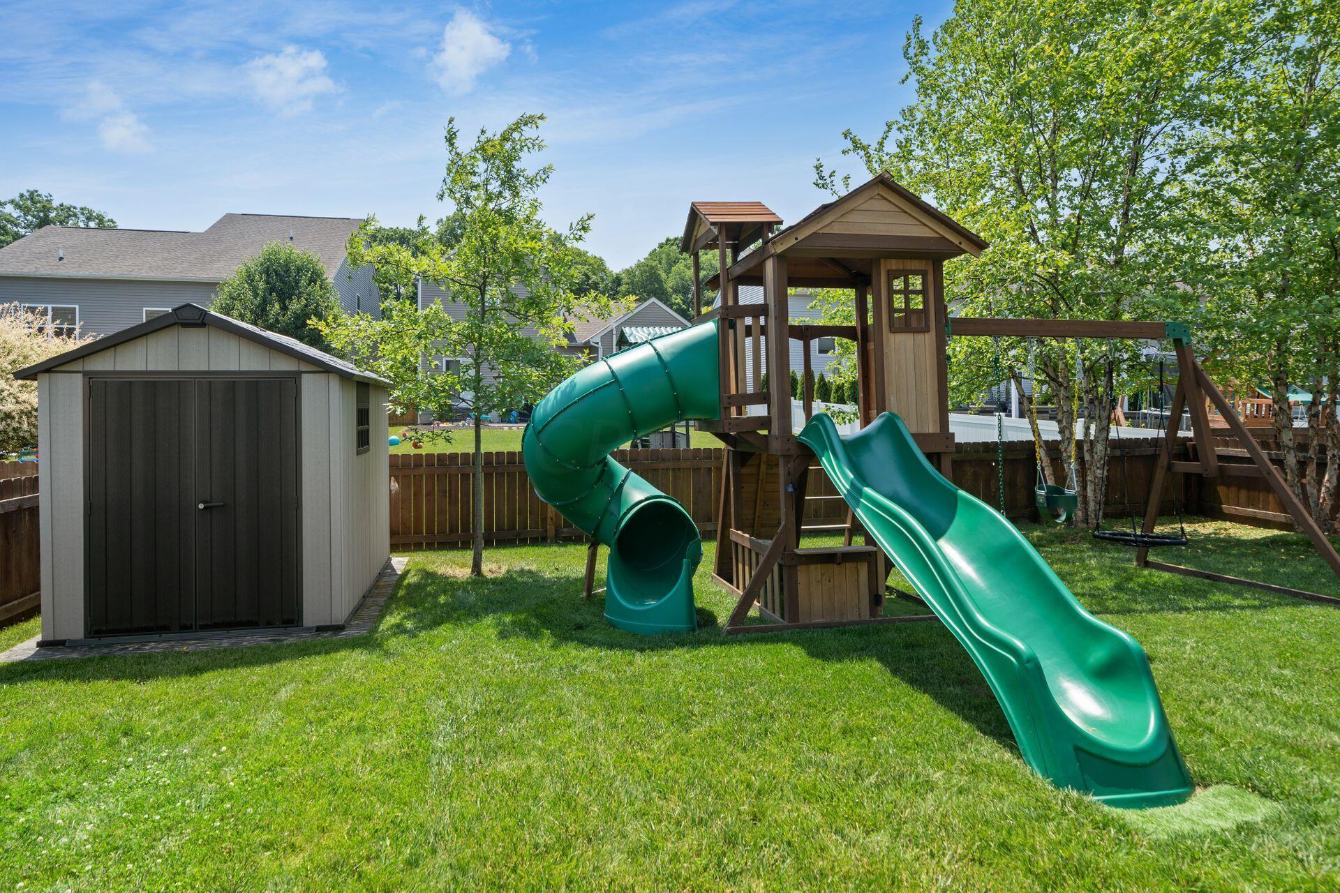 3927 Trail Ridge Drive Columbus, OH 43228 - Photo 43 of 54 Exterior Back