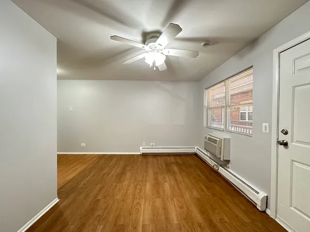 $1,095 | 4543 North Dover Street, Unit 2F, Chicago, IL 60640