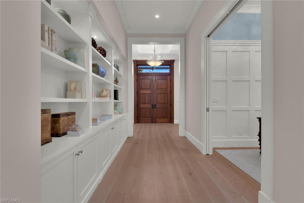 2250 Crayton Road Naples, FL 34103 - Photo 16 of 49