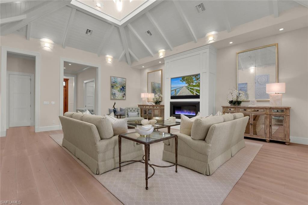 2250 Crayton Road Naples, FL 34103 - Photo 19 of 49