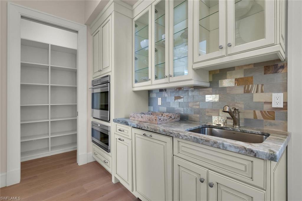 2250 Crayton Road Naples, FL 34103 - Photo 27 of 49