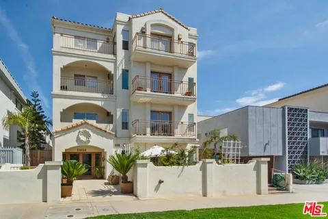 $1,195,000 | 11838 Kiowa Avenue, Unit 101, Los Angeles, CA 90049