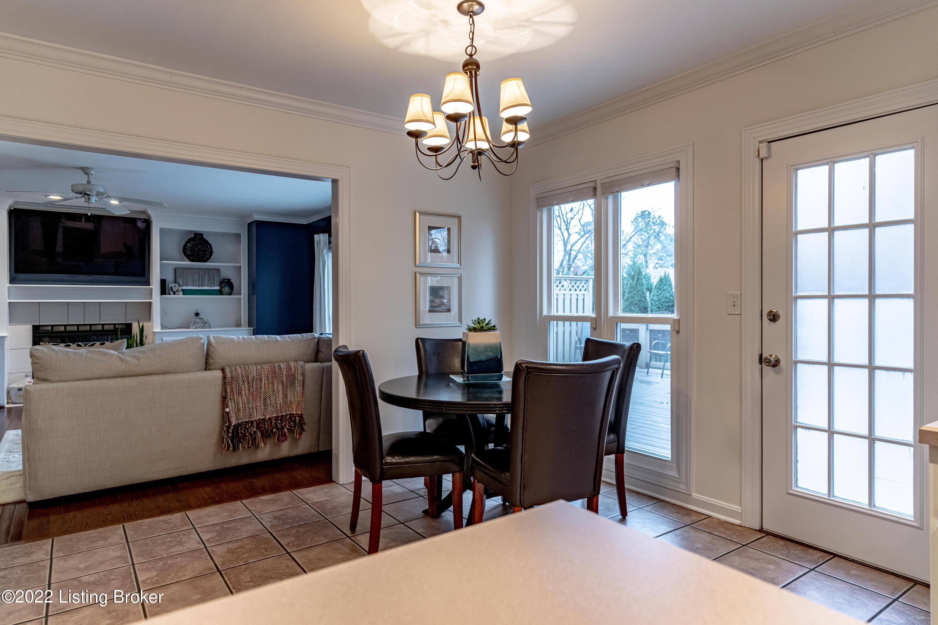 10529 Edgewater Road Louisville, KY 40223 - Photo 13 of 55 DSC00026