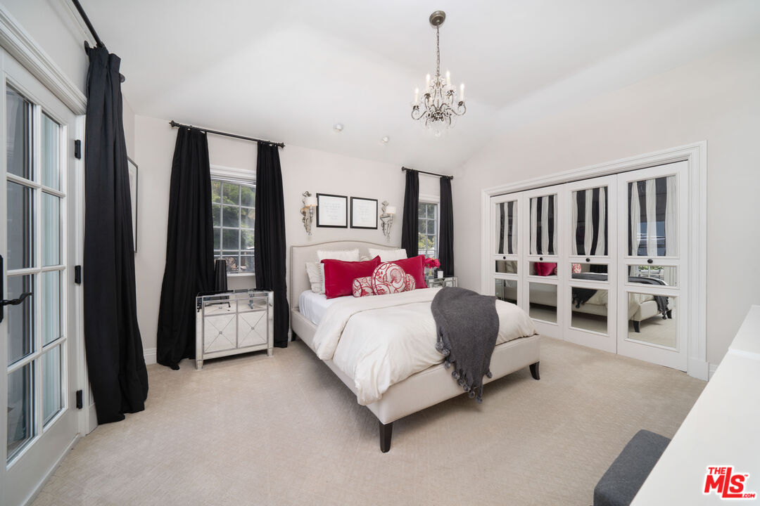 16632 Bienveneda Place Pacific Palisades, CA 90272 - Photo 35 of 62