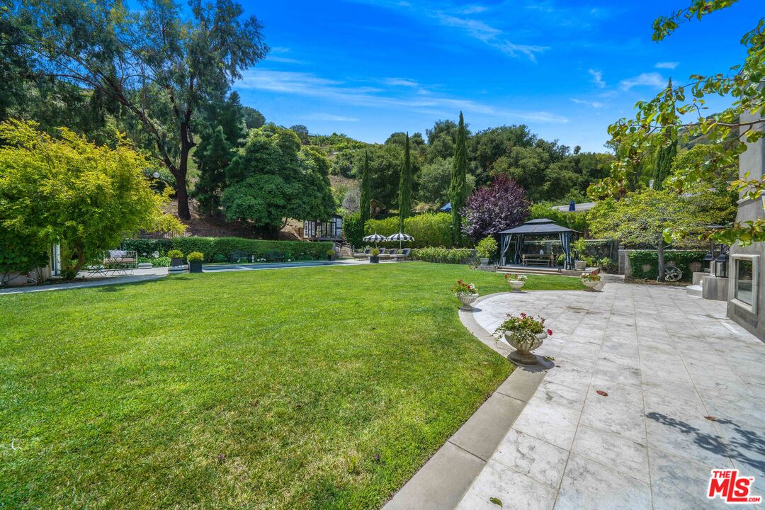 16632 Bienveneda Place Pacific Palisades, CA 90272 - Photo 49 of 62 a view of a park with large trees