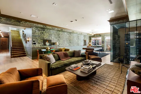 $18,995,000 | 1529 Amalfi Drive, Pacific Palisades, CA 90272