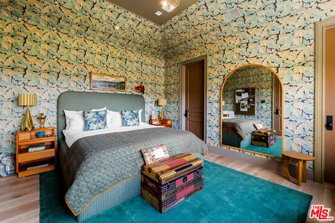 $18,995,000 | 1529 Amalfi Drive, Pacific Palisades, CA 90272