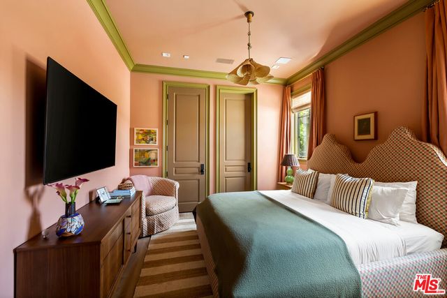 $20,995,000 | 1529 Amalfi Drive, Pacific Palisades, CA 90272