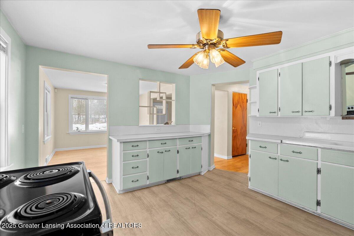 4632 Old Lansing Road Lansing, MI 48917 - Photo 9 of 38 18-Media Jett - 14