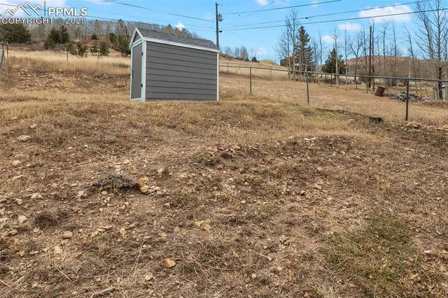 a house view with a outdoor space