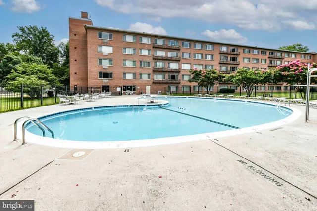 $1,900 | 10570 Main Street, Unit 217, Fairfax, VA 22030