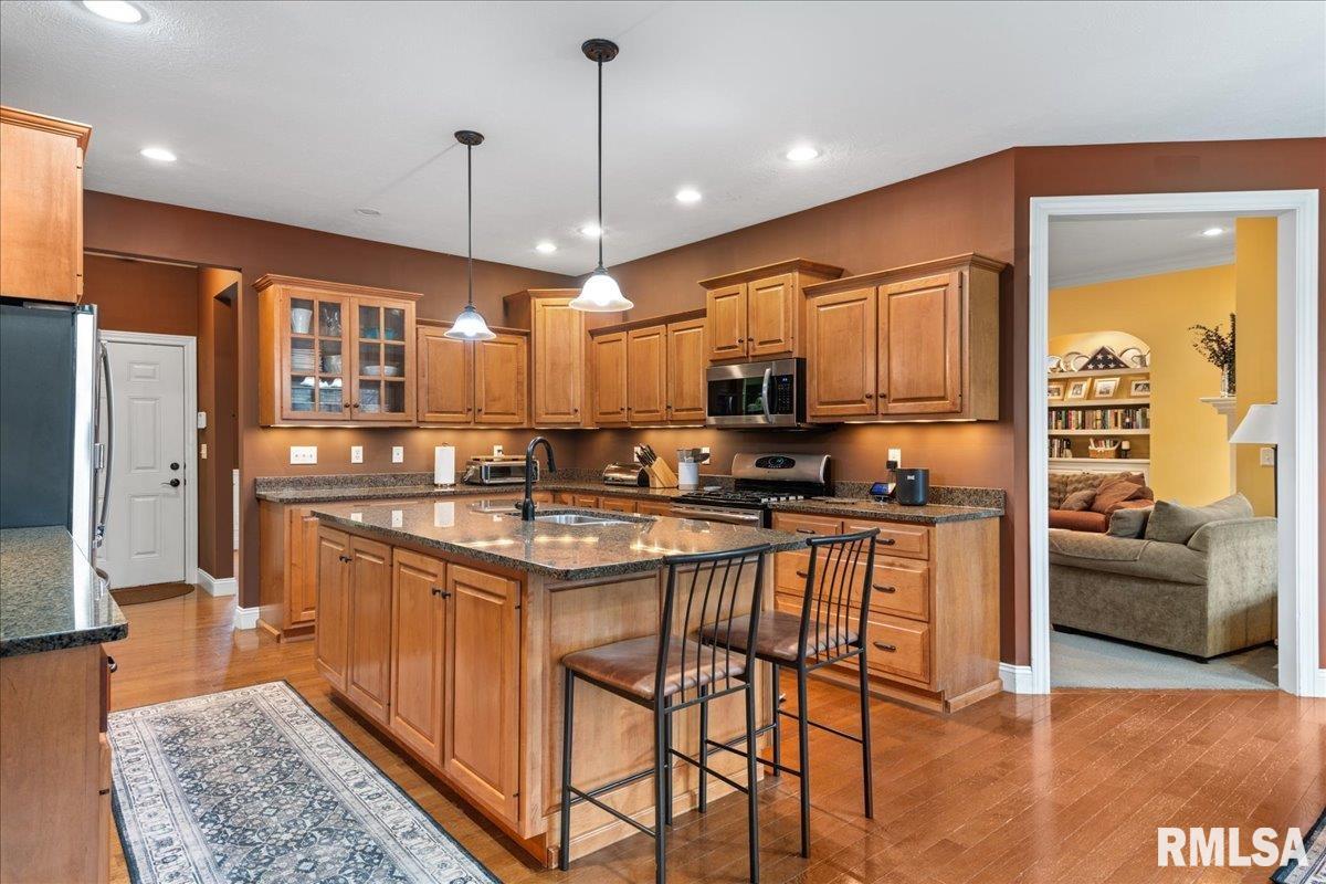 1705 Interlacken Road Springfield, IL 62704 - Photo 3 of 47